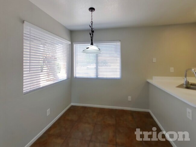 Foto del edificio - 2310 Superior Position St