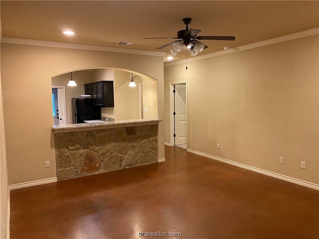 Foto principal - 100 Knox Dr