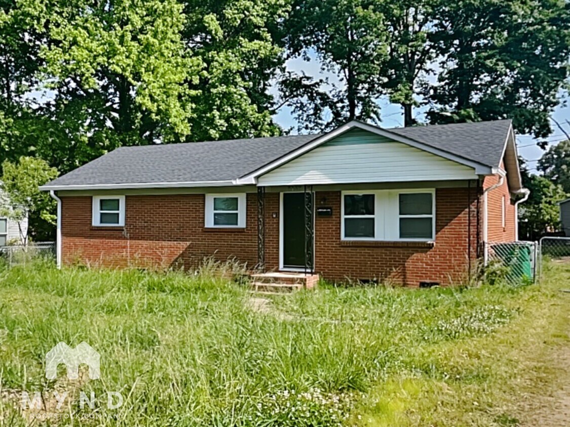 Primary Photo - 5119 Snow White Ln