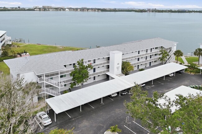Foto del edificio - 769 John Ringling Blvd