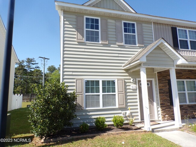 Foto del edificio - 513 Oyster Rock Ln