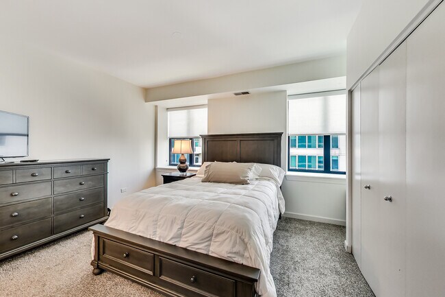 Foto del edificio - 451 W Huron St