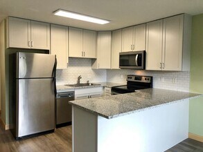 Building Photo - 675 Straight Creek Dr