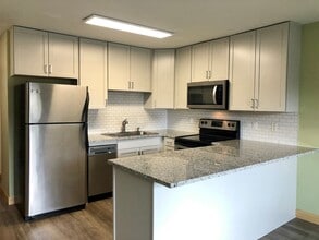 Building Photo - 675 Straight Creek Dr