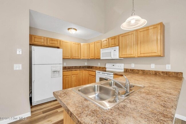 Foto del edificio - 114 Lincoln Pl Cir