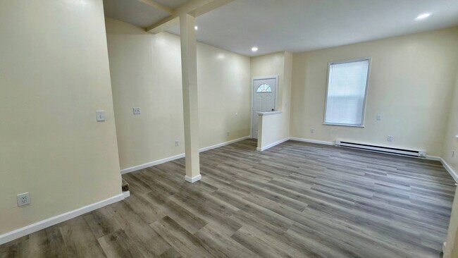 Foto del edificio - 547 N Silk St