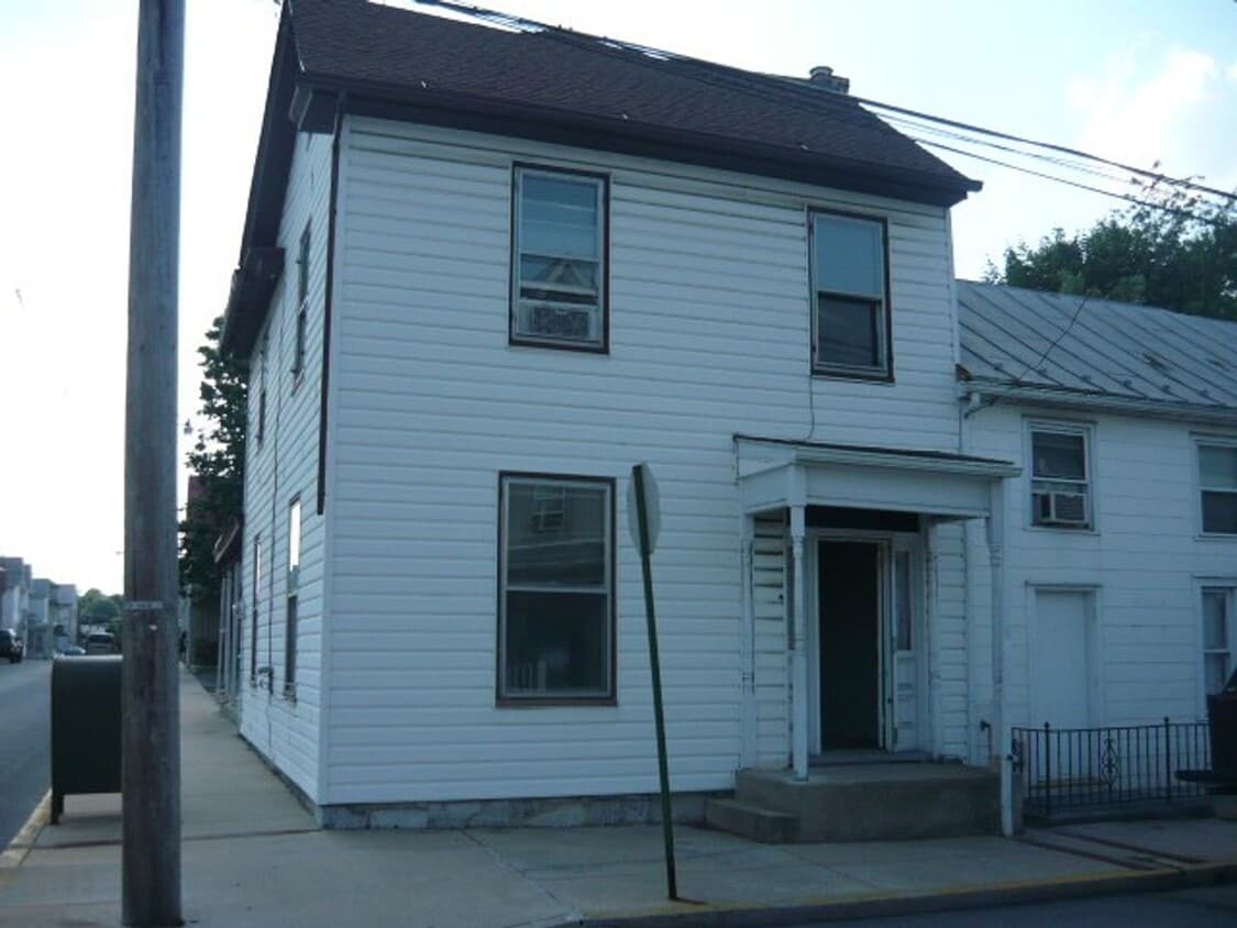 Primary Photo - 100 N. Penn Street, Shippensburg, PA 17257