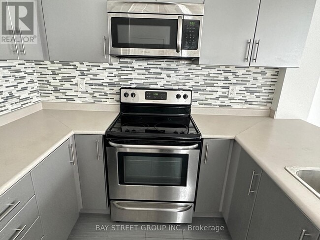 Building Photo - 2333 Sawgrass Dr