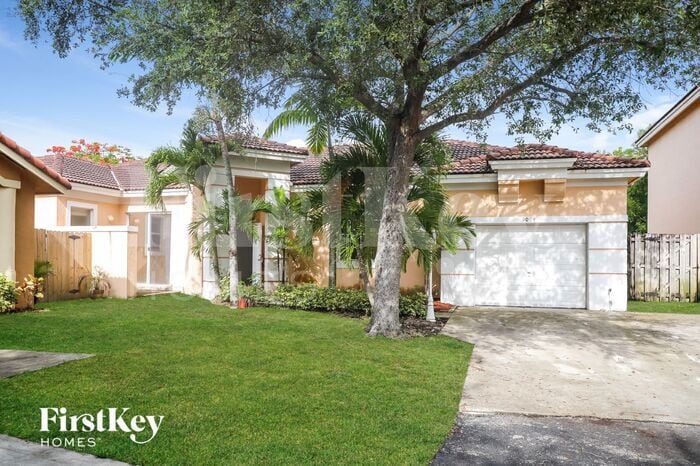 Foto principal - 9064 SW 214th St
