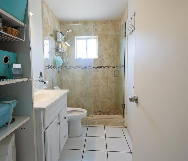 Foto del edificio - 2730 W 76th St