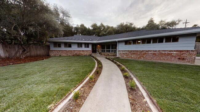 Building Photo - 8400 Ascolano Ave