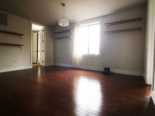 Building Photo - 1350 Myrtle Ave