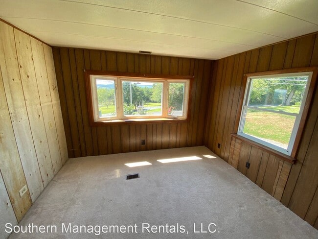 Building Photo - 2 br, 1 bath House - 450 Ridge Rd Lot #26