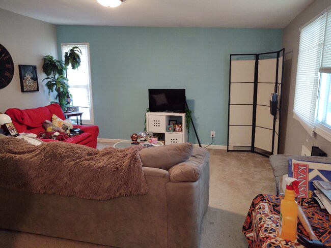 Foto del edificio - 635 W 25th St