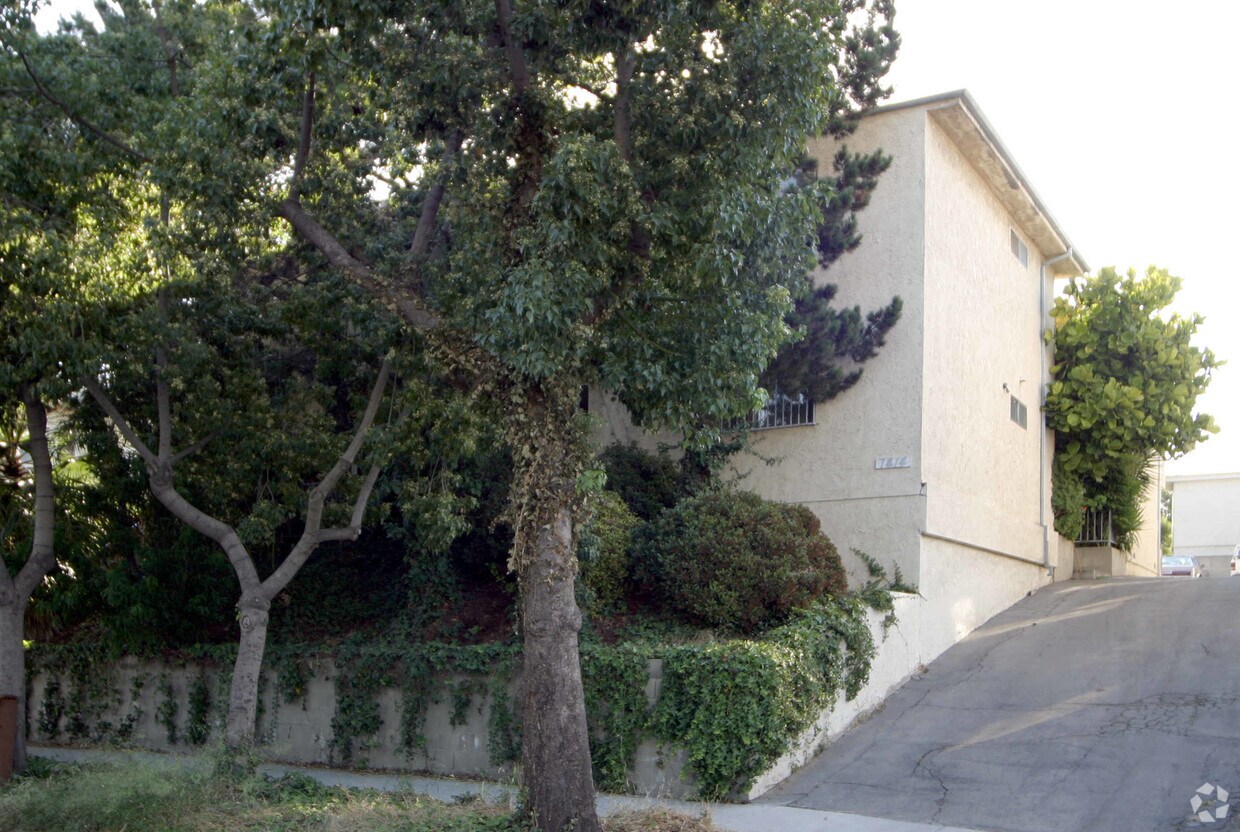 Foto del edificio - 1414 Quintero St