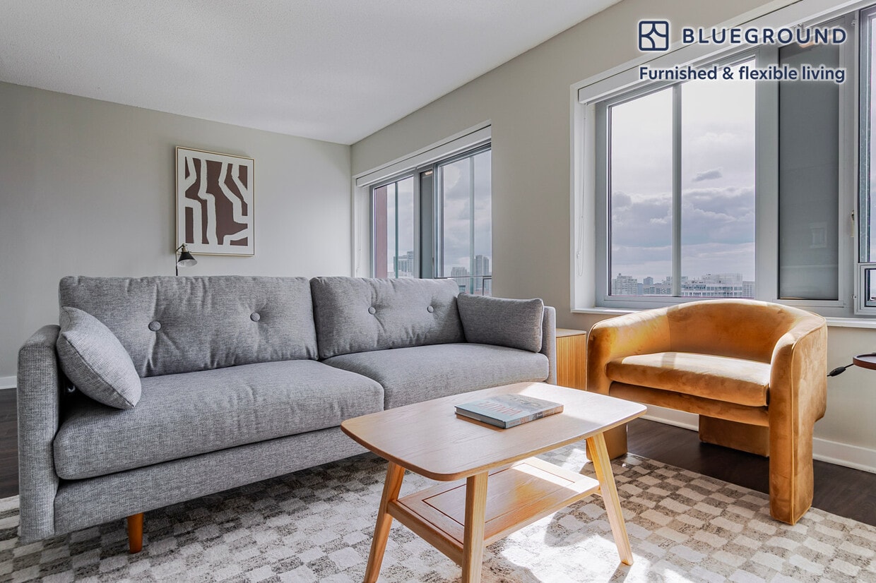 Foto principal - 121 W Chestnut St