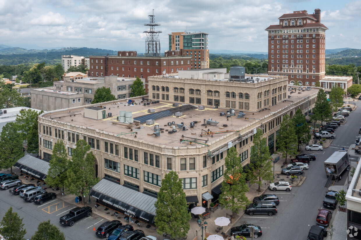 Foto principal - Residences at Grove Arcade