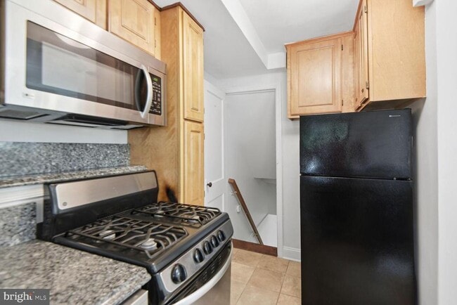 Building Photo - 915 Jefferson St