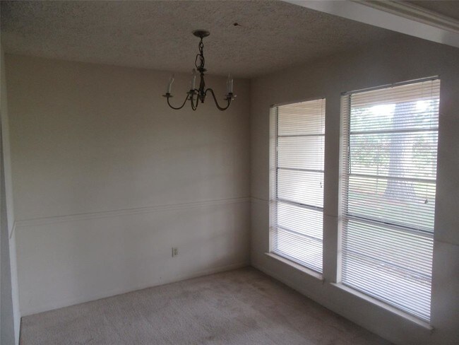 Building Photo - 13611 Ravensway Dr