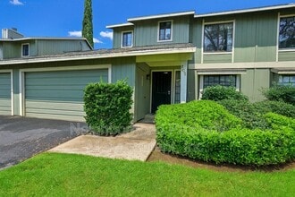 Building Photo - 4718 E Alamos Ave