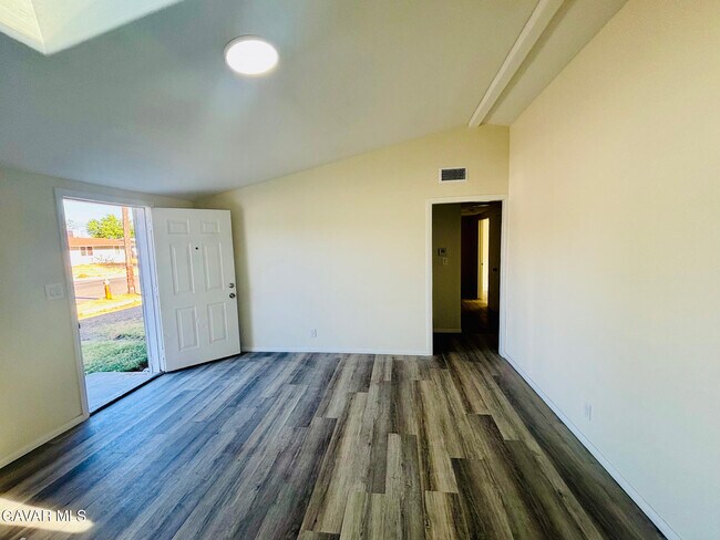 Building Photo - 45503 Gadsden Ave