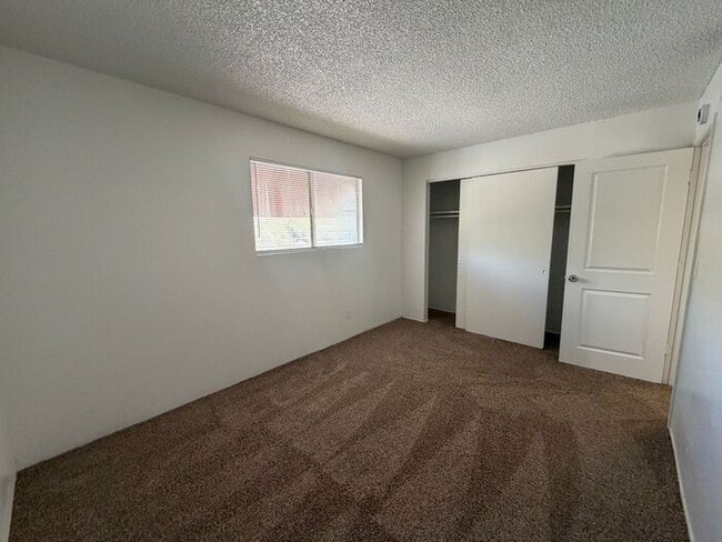 Building Photo - 2950 N Alvernon Way