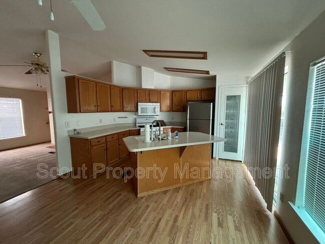 Building Photo - 28676 Via Playa Del Rey