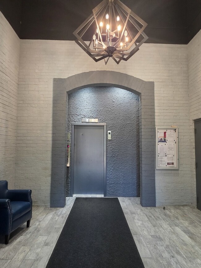 Foto del edificio - 350 Plum Creek Dr