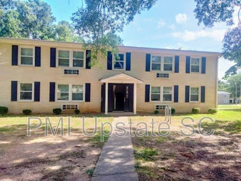 201 Chandler Dr Unit Apt 16A, Gaffney, SC 29340 Condo for Rent in