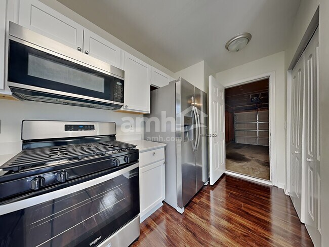 Foto del edificio - 8849 Laurel Run Dr