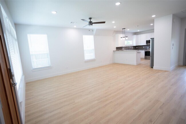 Foto del edificio - 3817 Winfield Ave