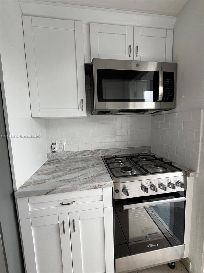 Foto del edificio - 360 Meridian Ave