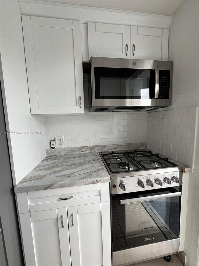 Building Photo - 360 Meridian Ave