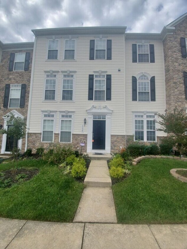 Primary Photo - Gorgeous 3Bds/2.5Bths TH in Anne Arundel!!