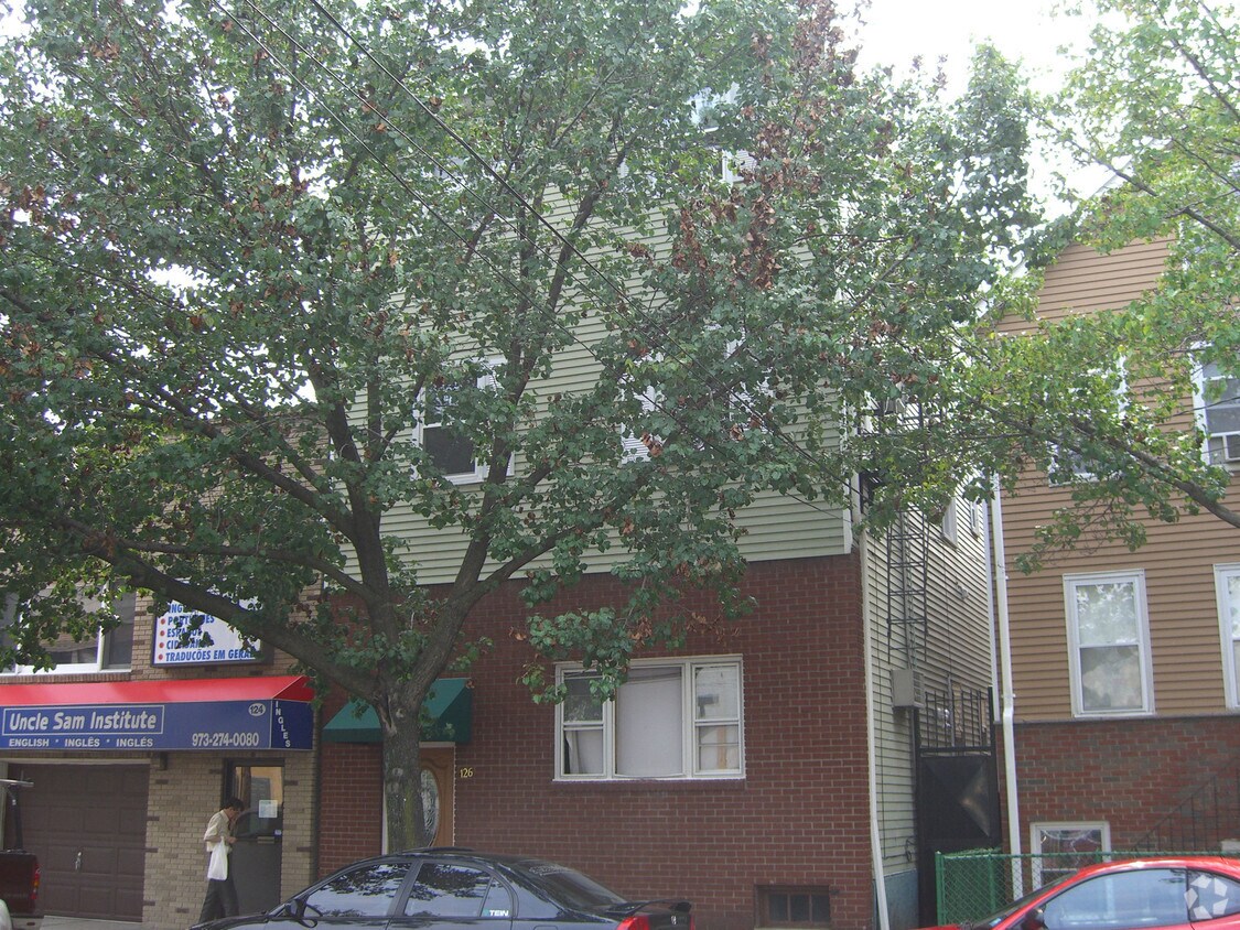 Building Photo - 126 Jackson St