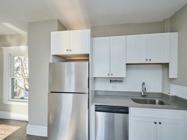Building Photo - 357 K St