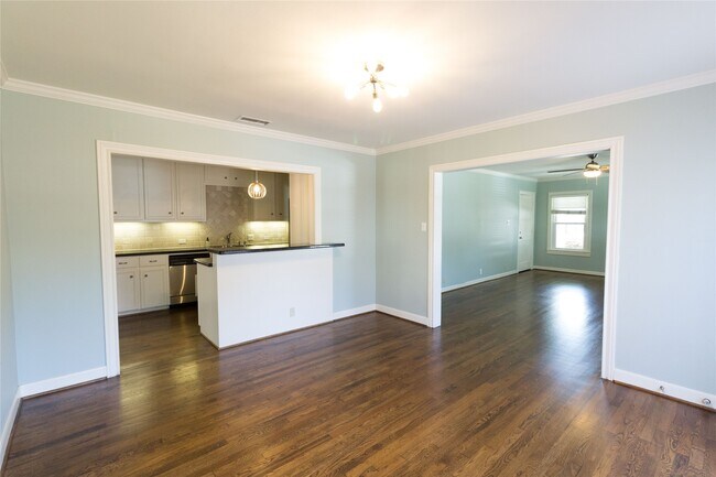 Foto del edificio - 2348 Dryden Rd