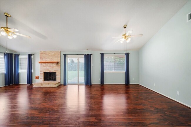 Building Photo - 17206 Park Lodge Dr