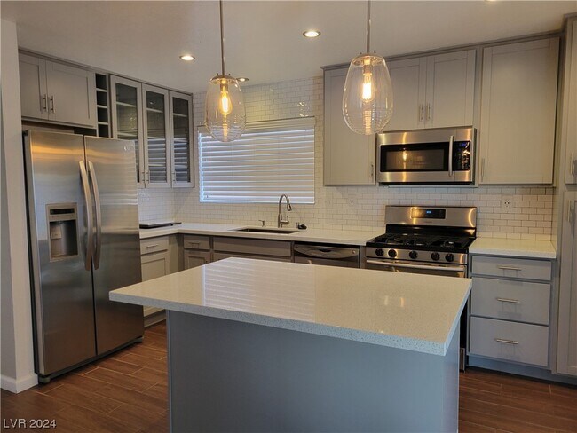 Building Photo - 358 Keating St