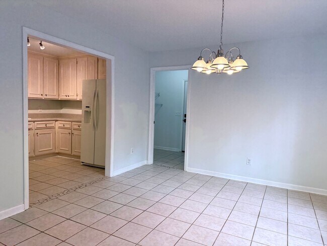 Foto del edificio - Large 3 bed, 2 bath home in Harwell Hills