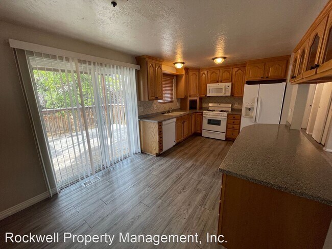 Building Photo - 5 br, 2 bath House - 3820 S 7000 W