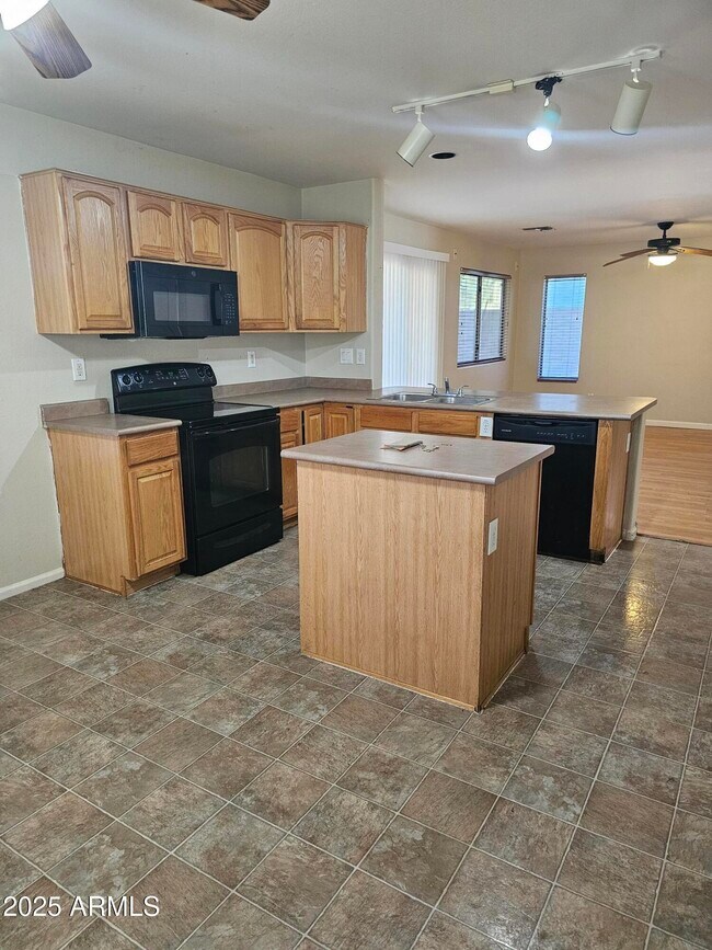 Foto del edificio - 16564 W Melvin St