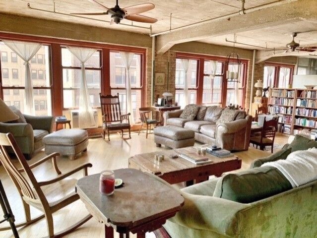 Foto principal - 727 S Dearborn St