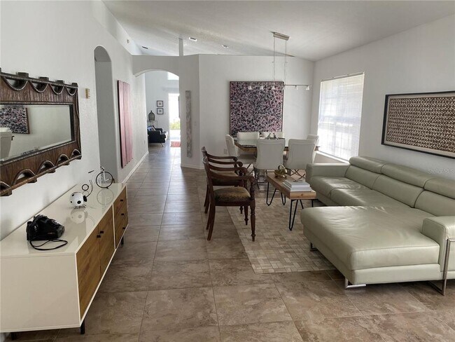 Foto del edificio - 5136 Sterling Manor Dr