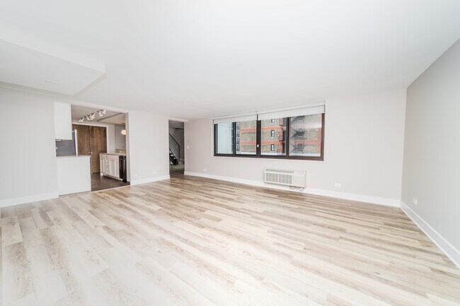 Building Photo - 1221 N Dearborn Pkwy