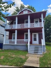 Building Photo - 709 E 126th St