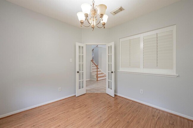 Building Photo - 203 W Sundance Cir