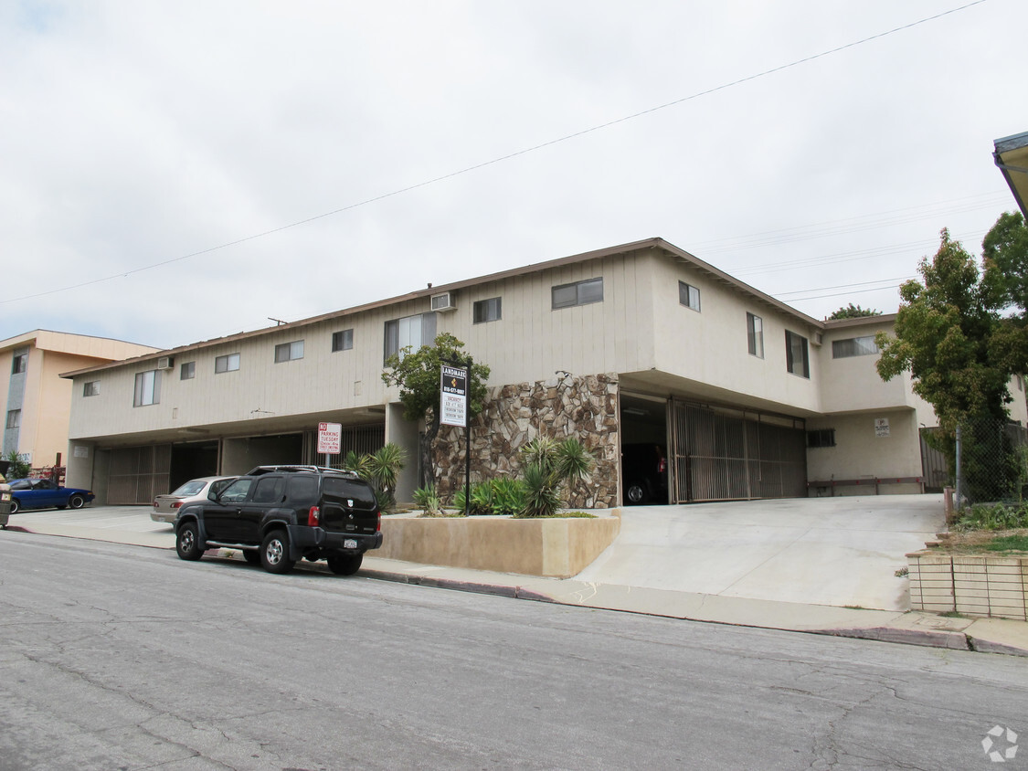 Primary Photo - 1521 College View Dr