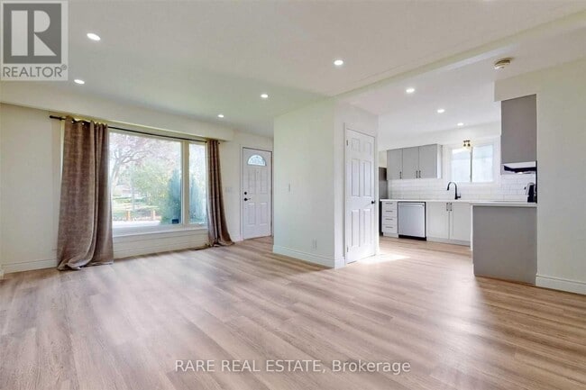 Building Photo - 346 Conant St