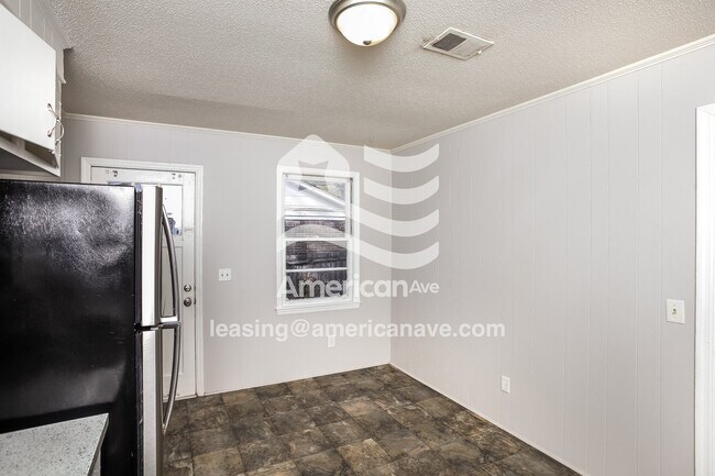 Foto del edificio - 117 Westbridge Rd
